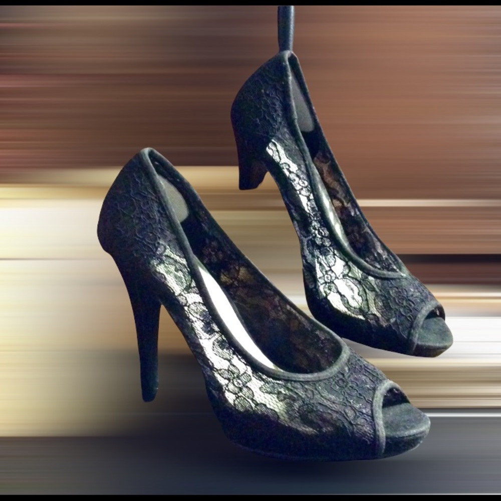 Forever 21 Black Laced Heel Pumps in Size 8